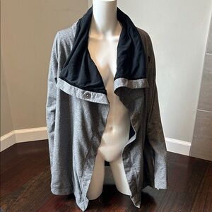 Lululemon Savasana Wrap Size 8 Gray Black Open Front Yoga Cardigan